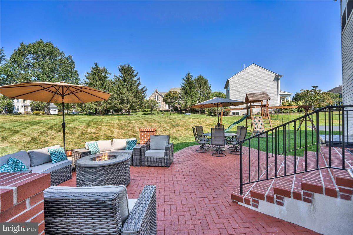 624 Chatsworth Drive photo 40