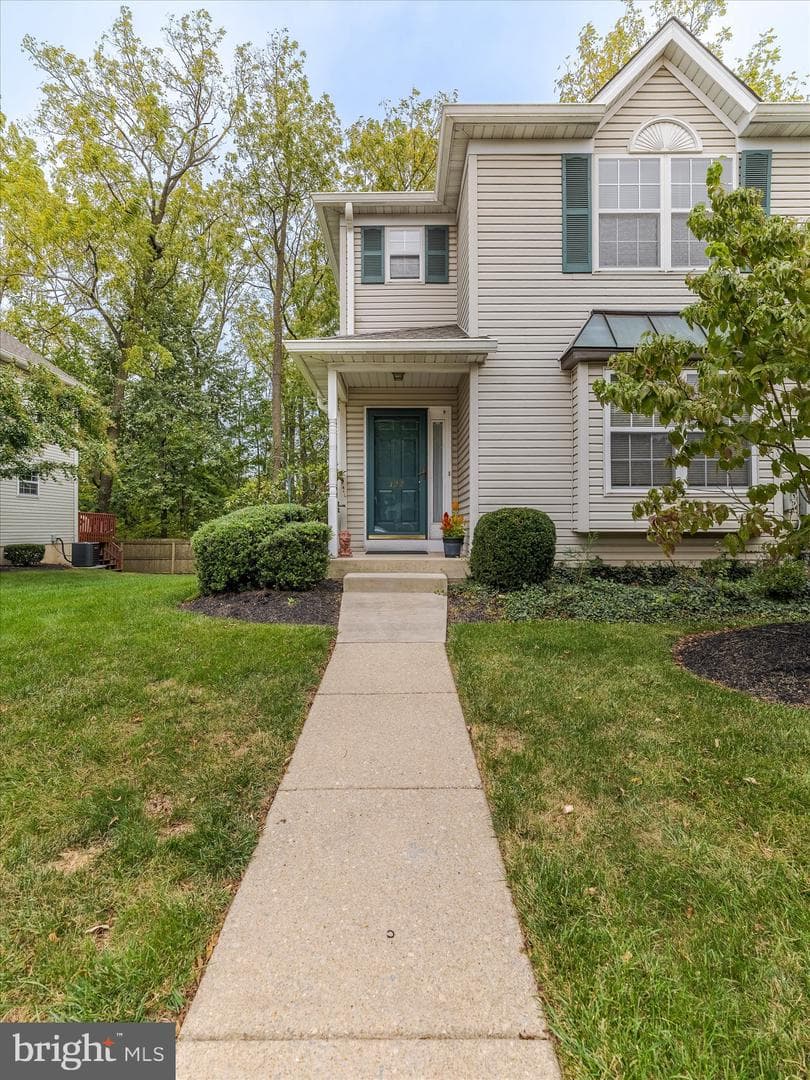 122 Yorkshire Way photo 3