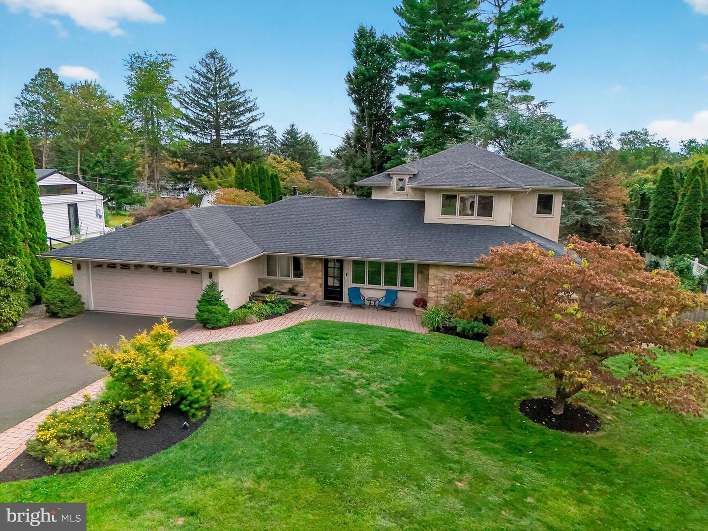 657 Pembroke Road photo 1