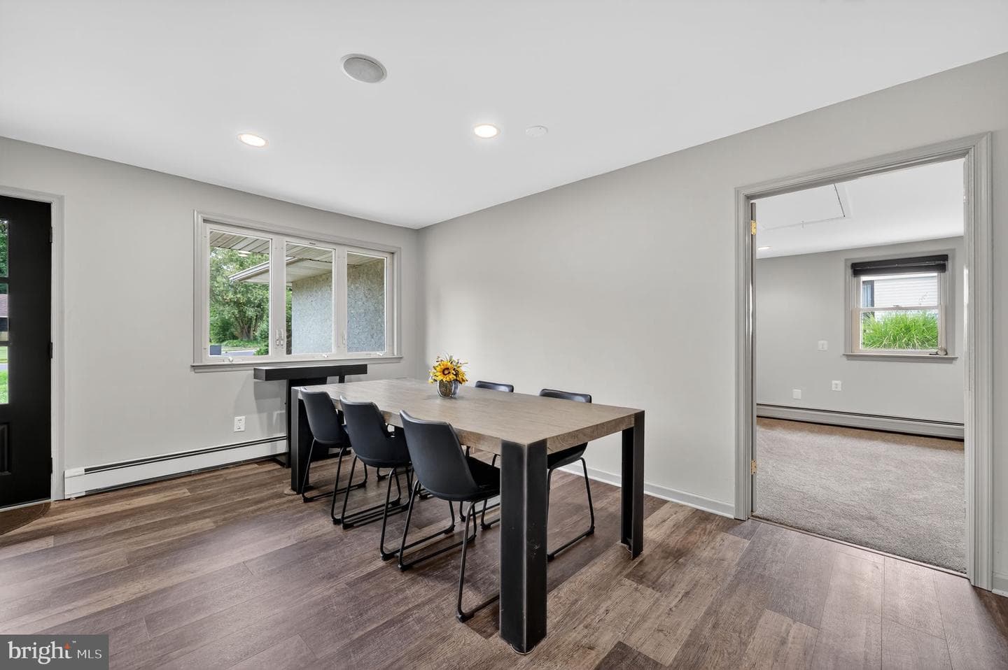 657 Pembroke Road photo 12