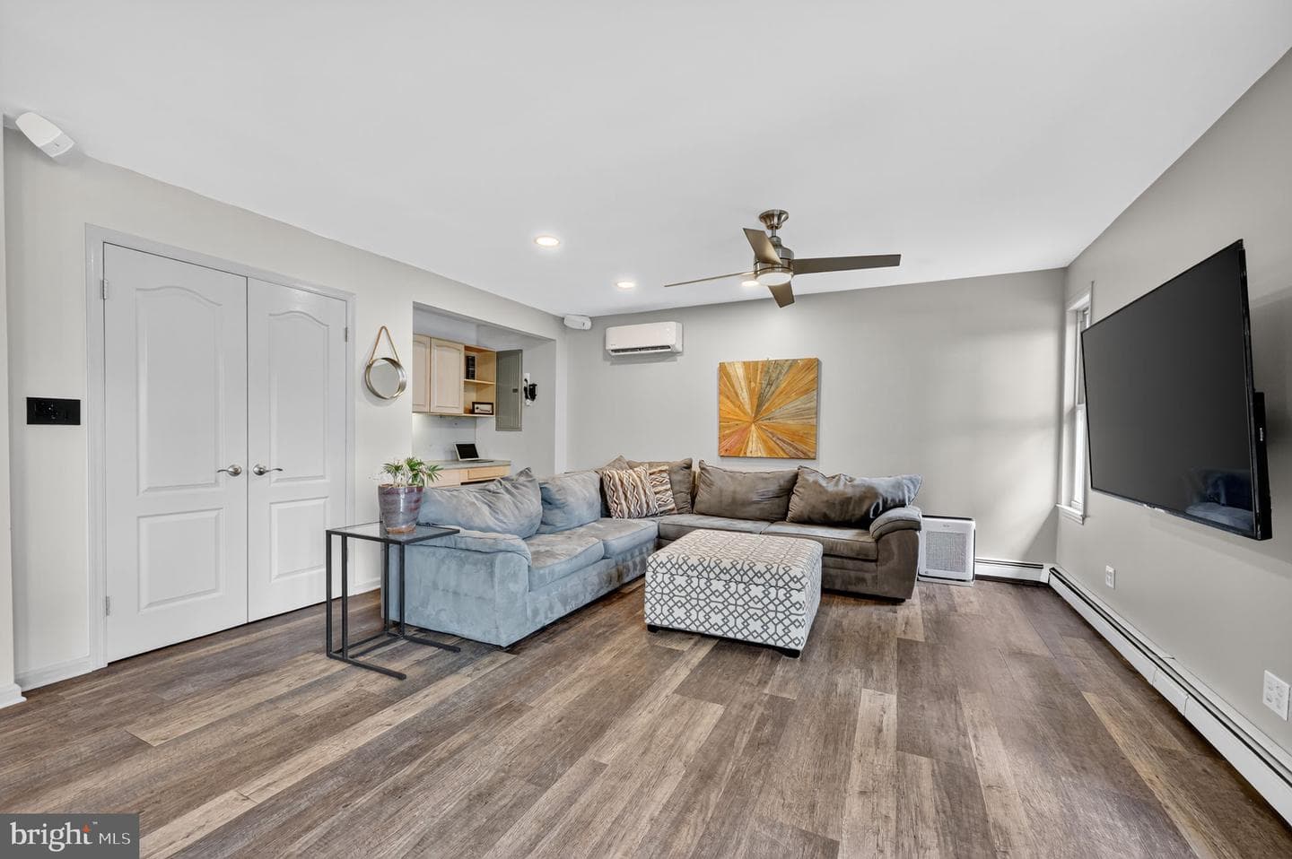657 Pembroke Road photo 18