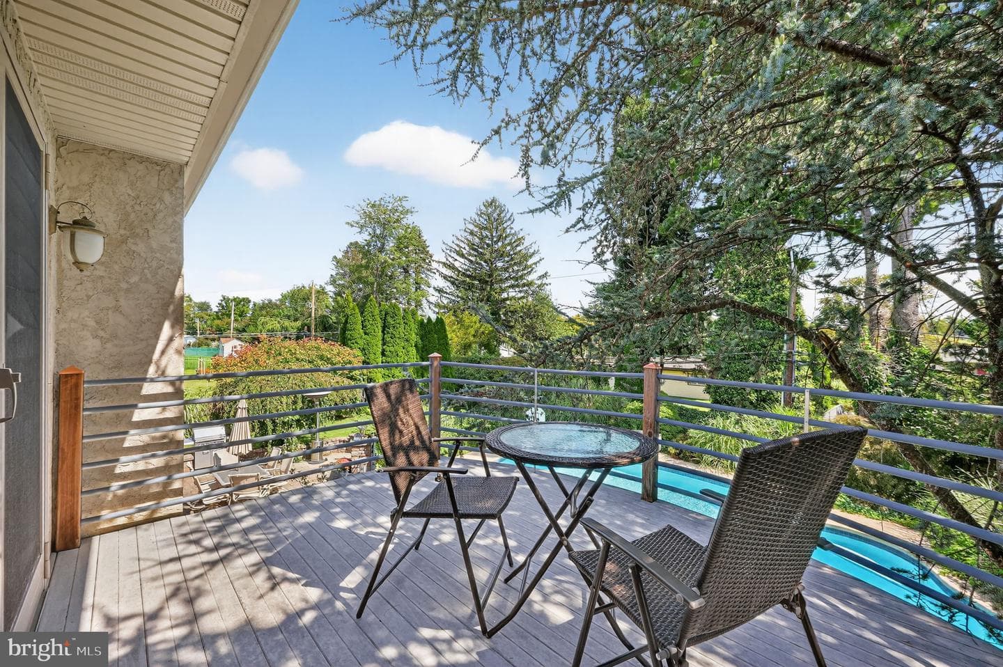 657 Pembroke Road photo 29