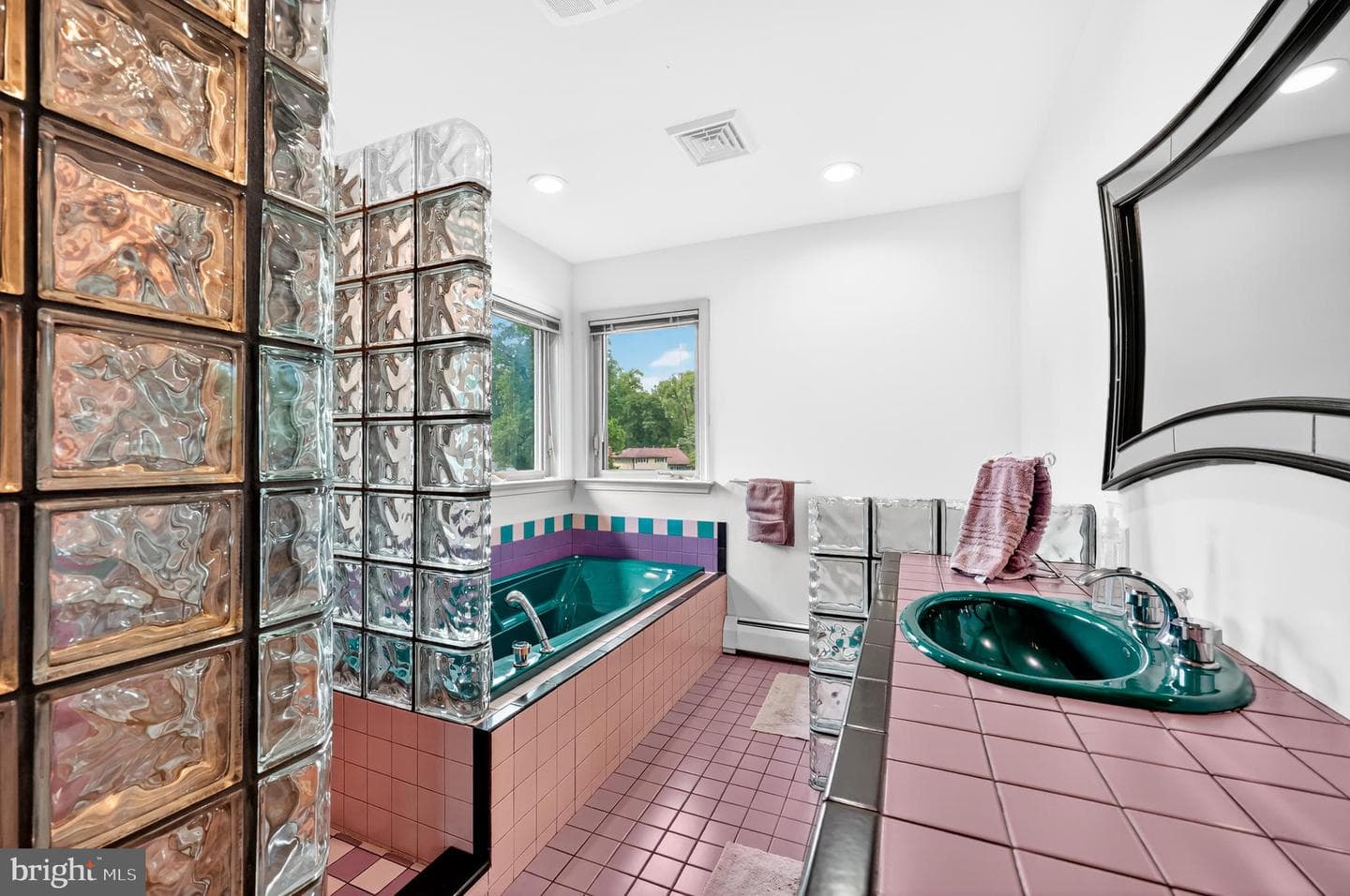657 Pembroke Road photo 30