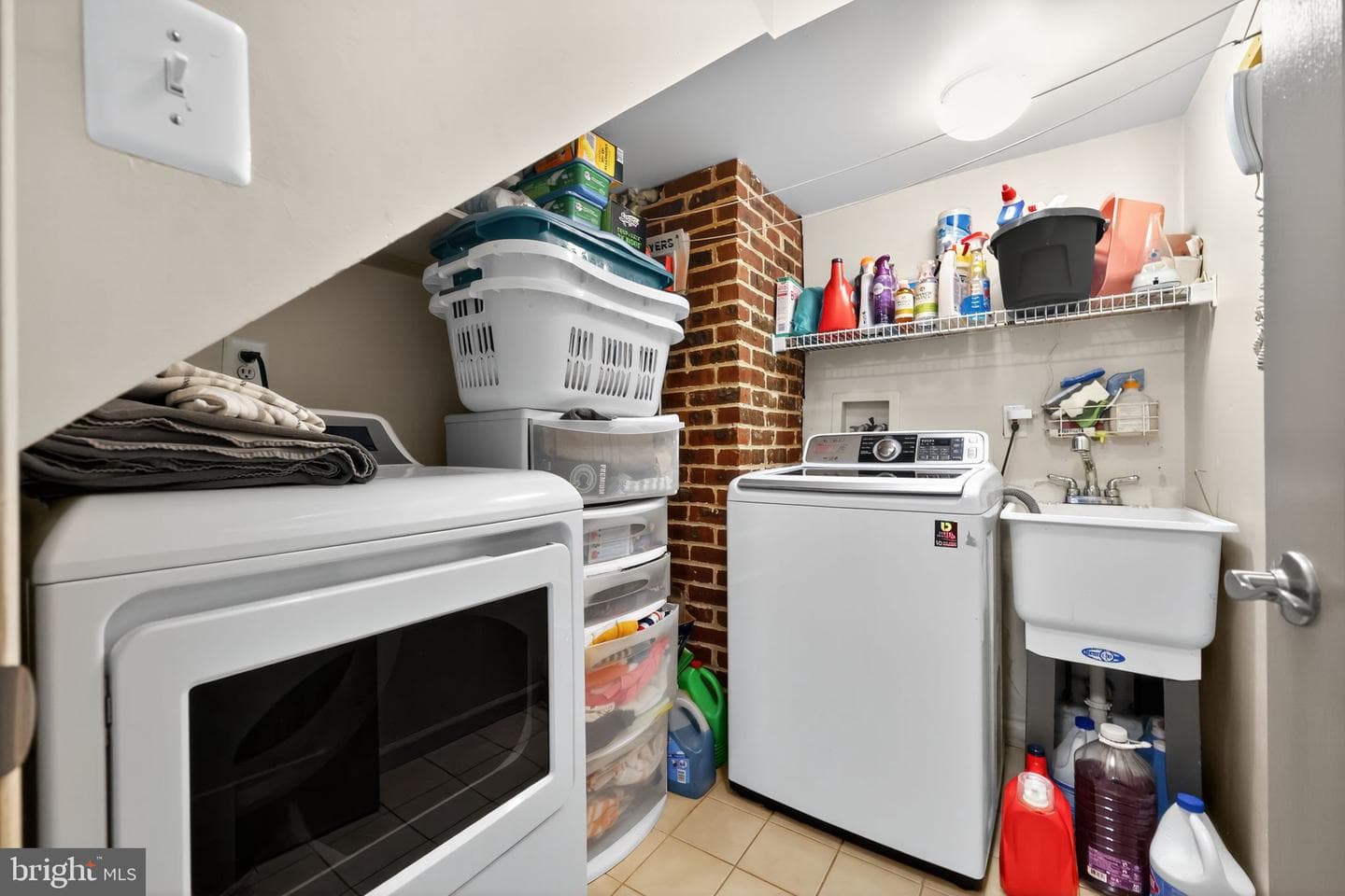 657 Pembroke Road photo 33