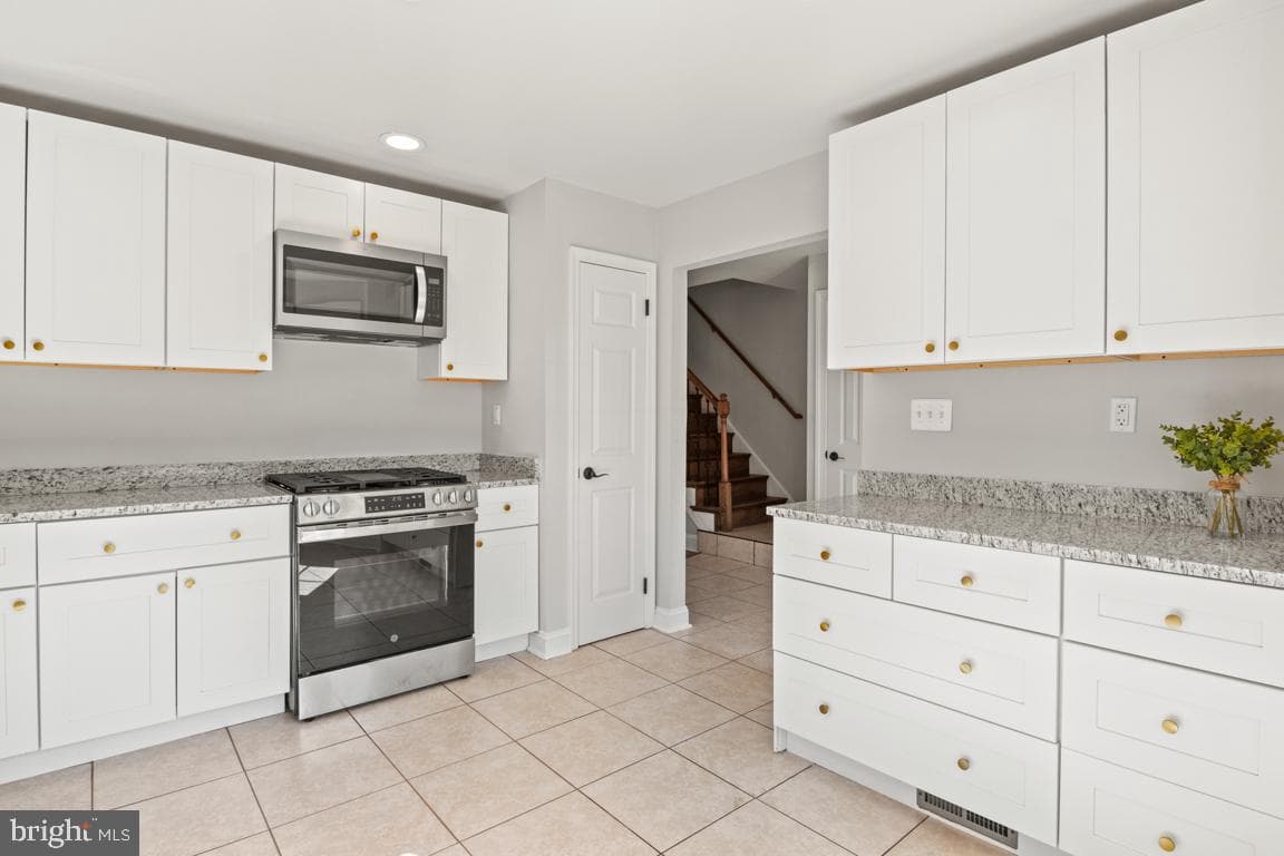 303 Aronimink Drive photo 9