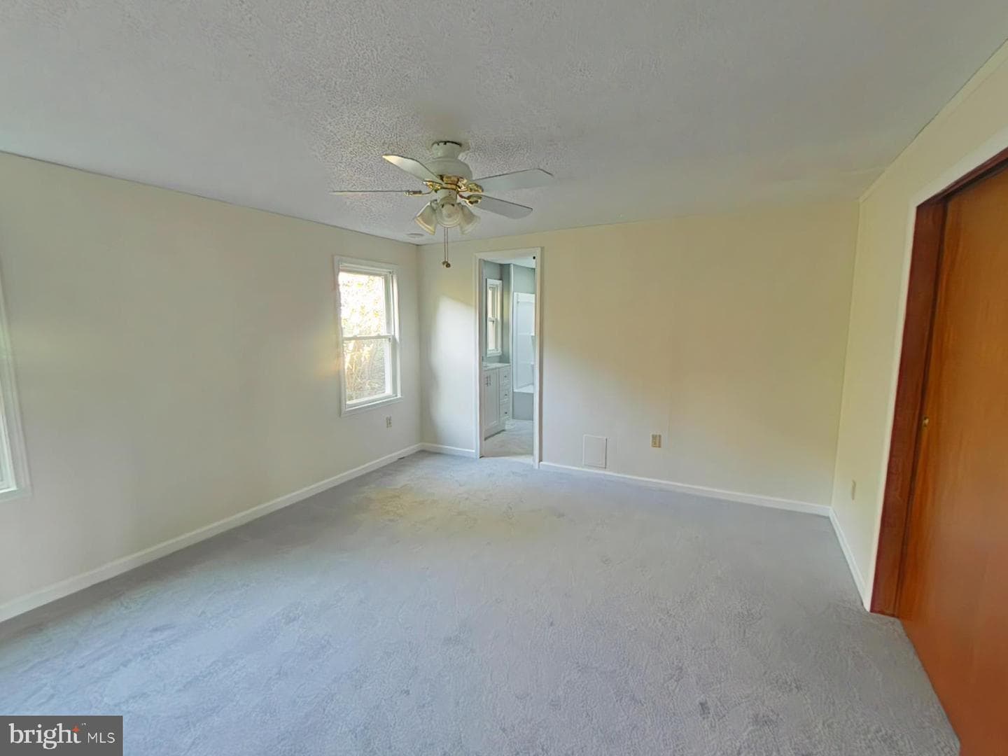 902 Lakeview Drive photo 12