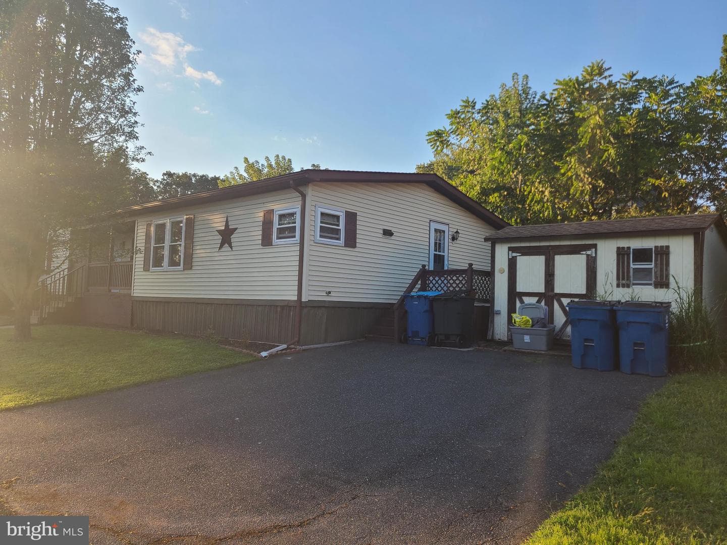 902 Lakeview Drive photo 3