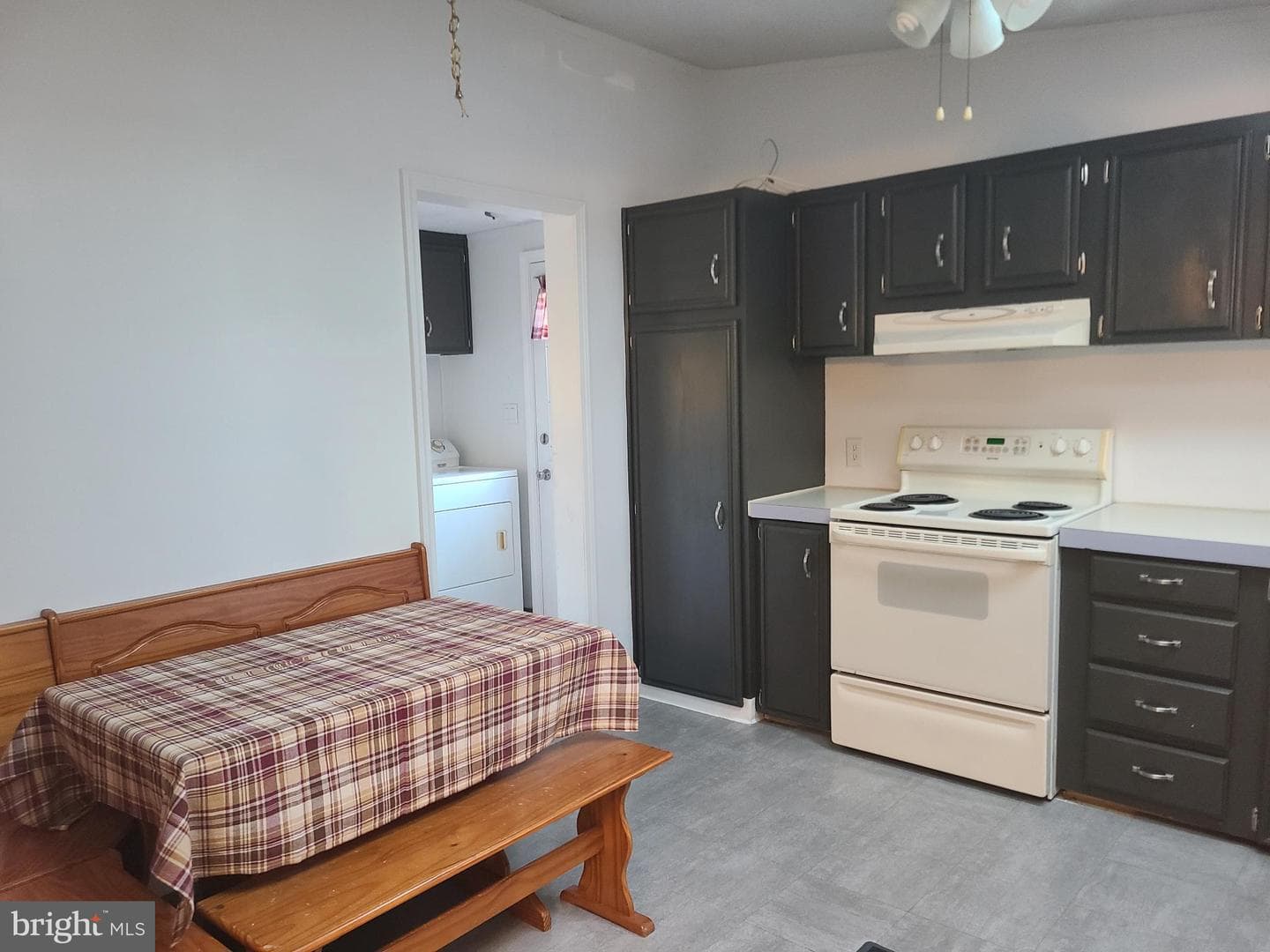 902 Lakeview Drive photo 7