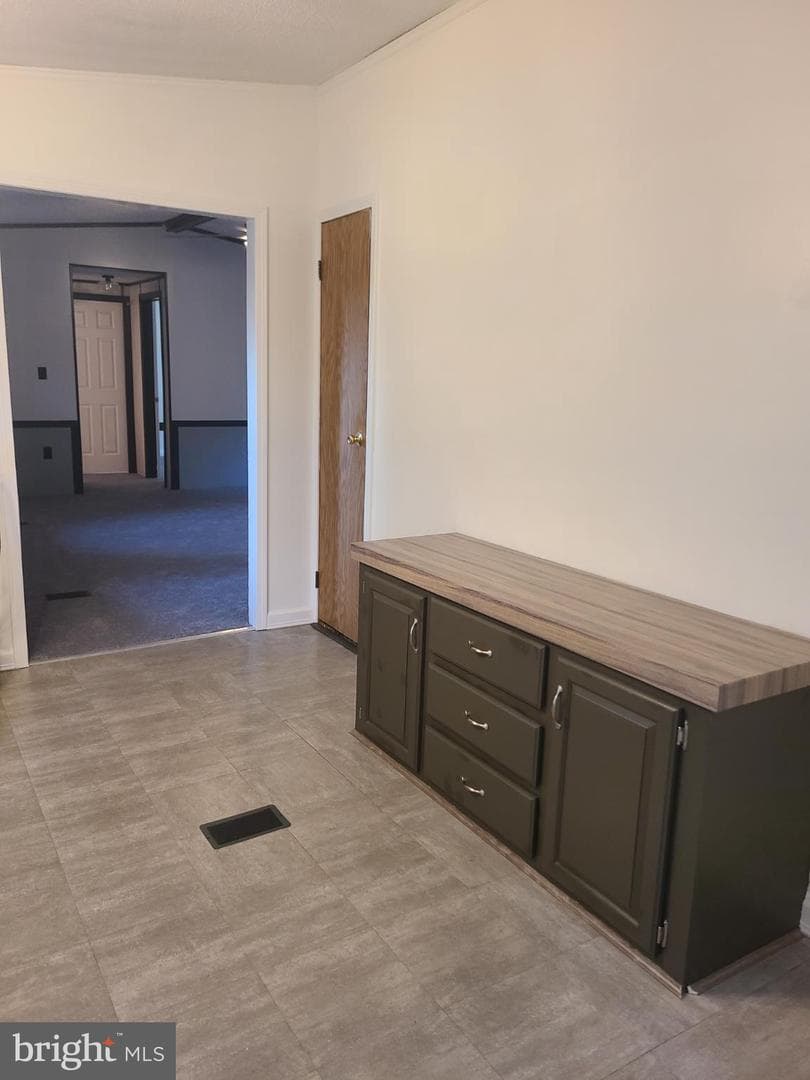 902 Lakeview Drive photo 9