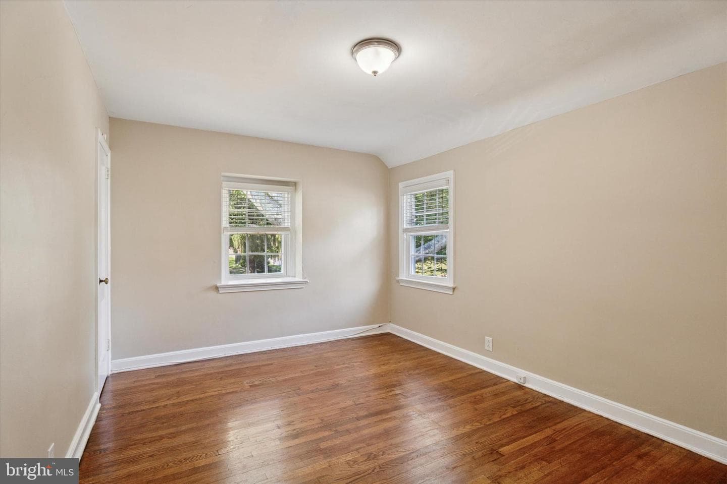 907 Nicholson Road photo 17