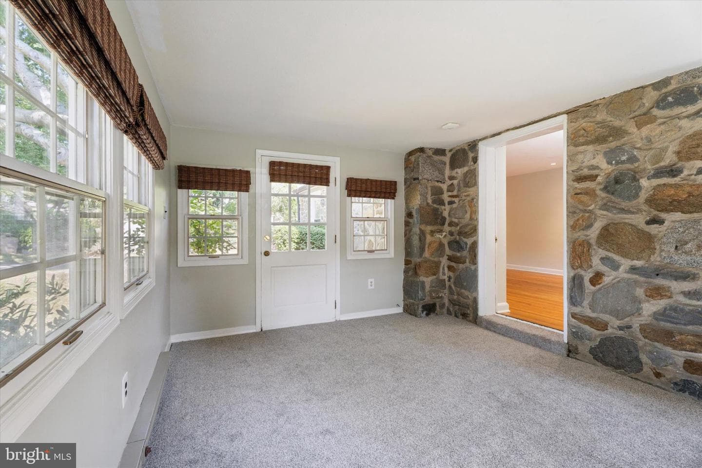 907 Nicholson Road photo 5