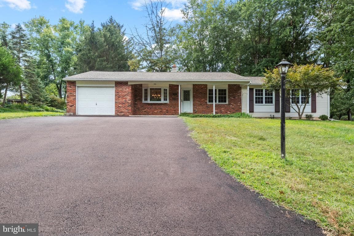 1808 Beth Lane photo 2
