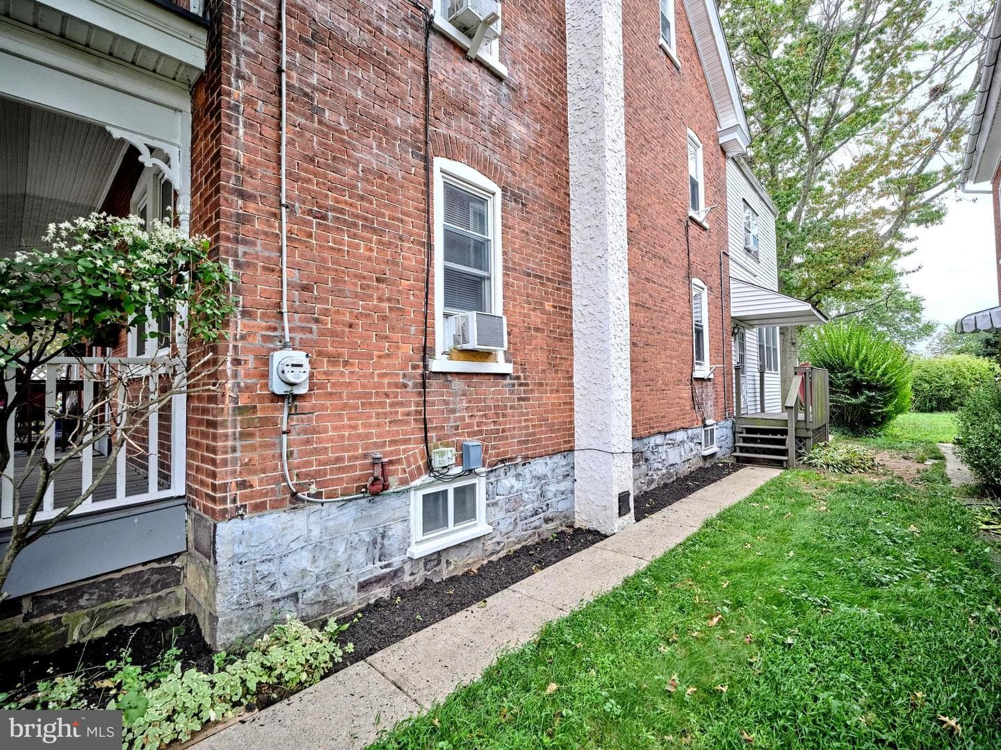 419 Seminary Street photo 26