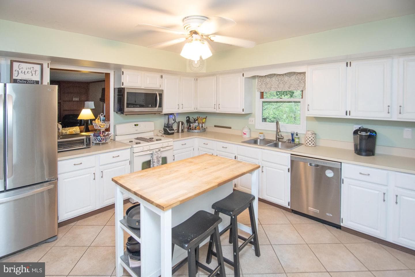 1107 Jarvis Lane photo 2