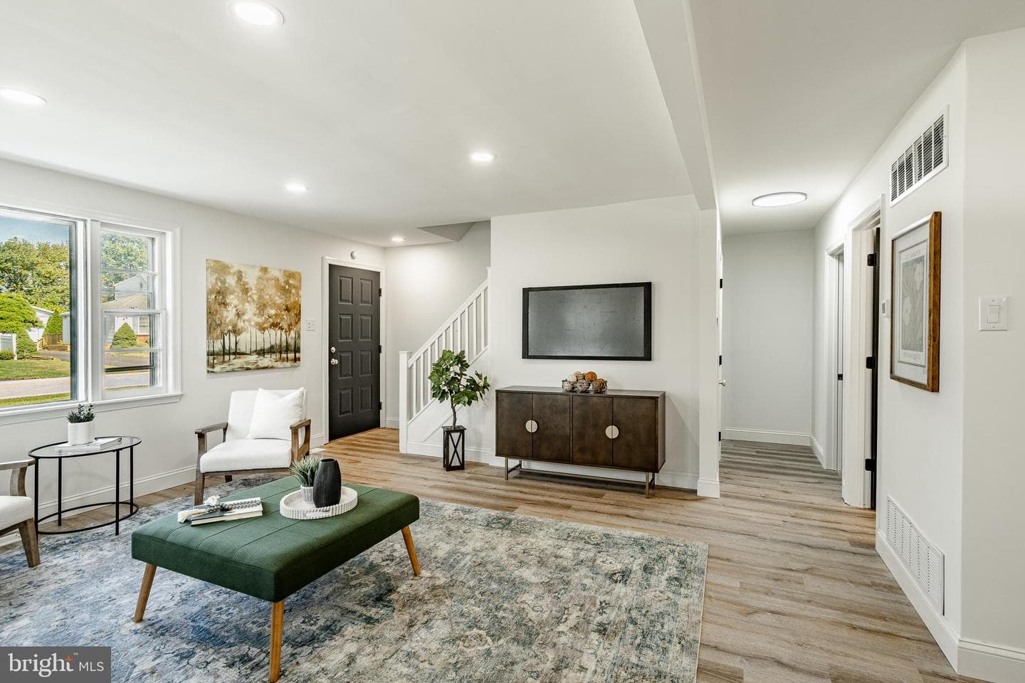 174 Maple Avenue photo 11