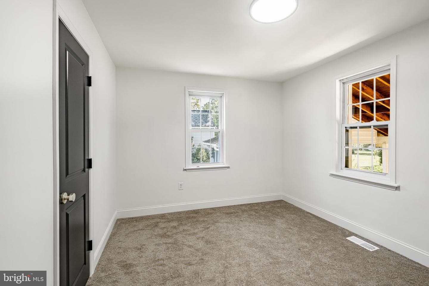 174 Maple Avenue photo 17