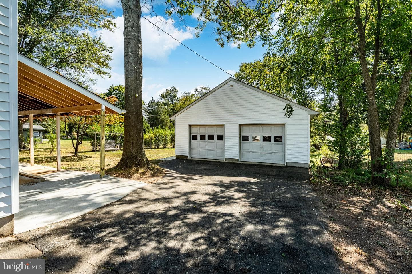 174 Maple Avenue photo 3