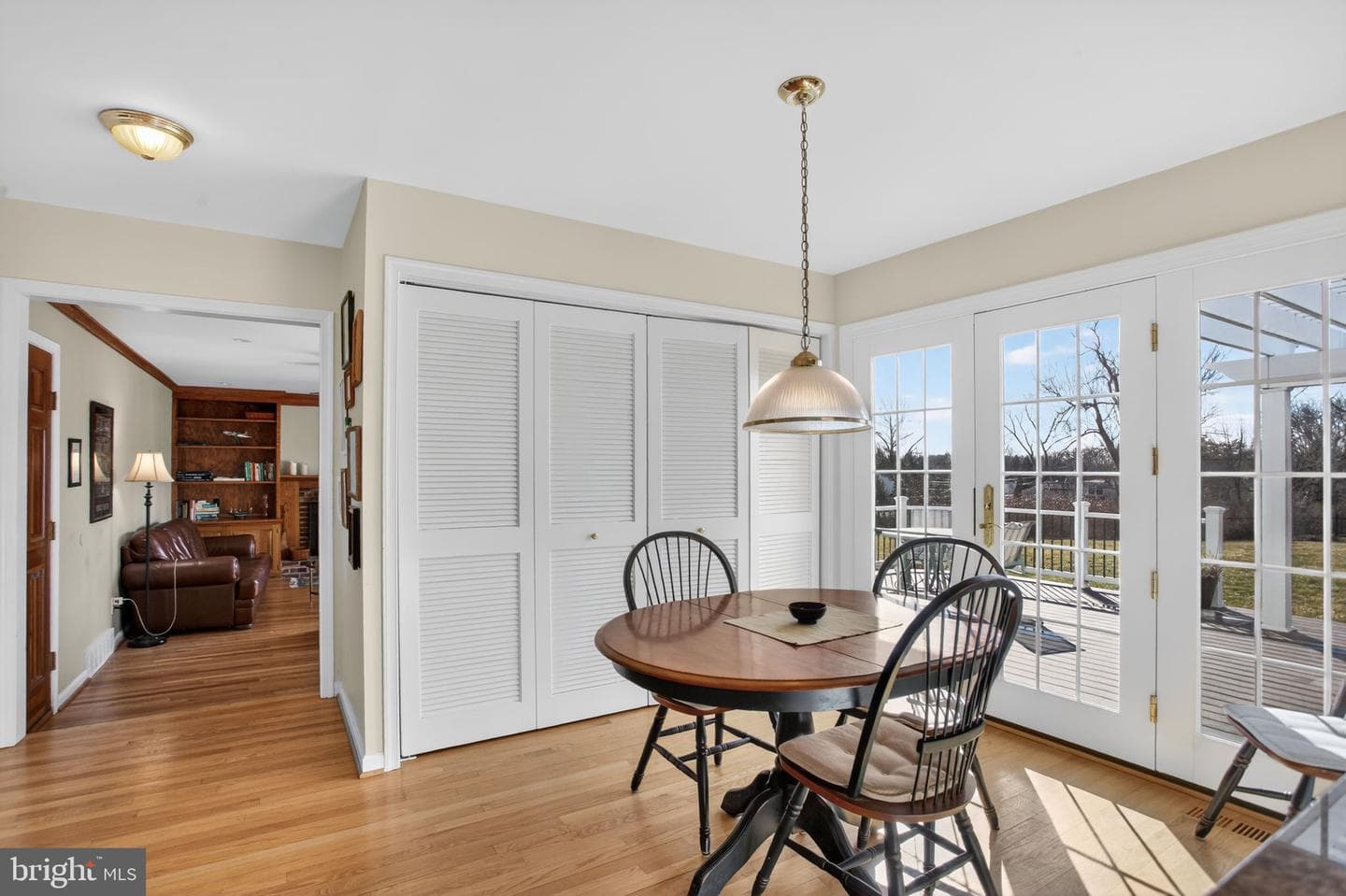 1221 Thomas Drive photo 10