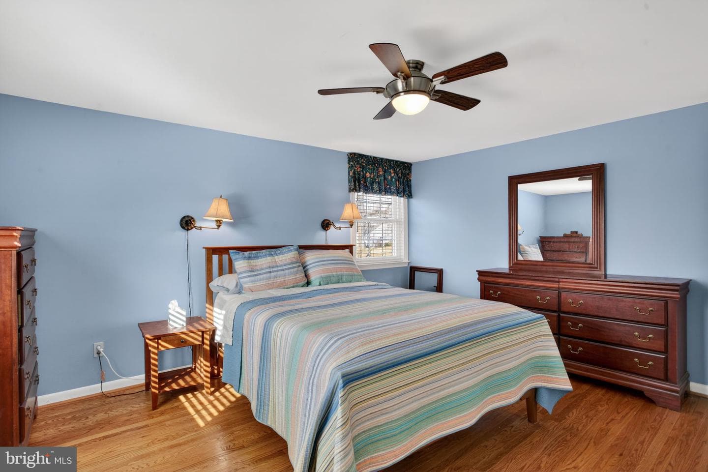 1221 Thomas Drive photo 16