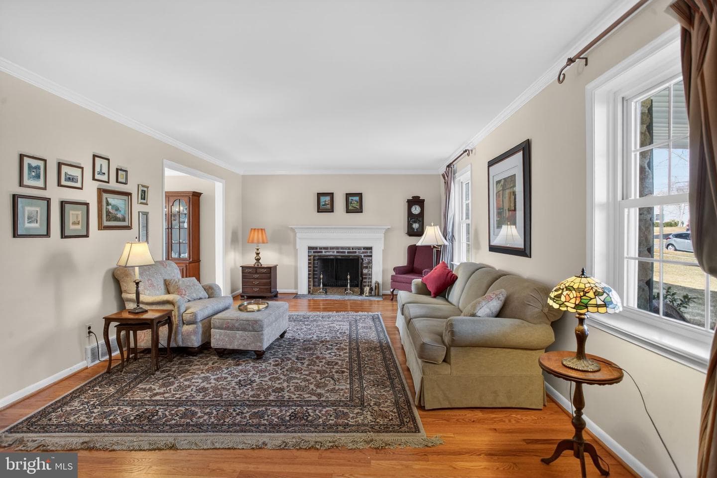 1221 Thomas Drive photo 2