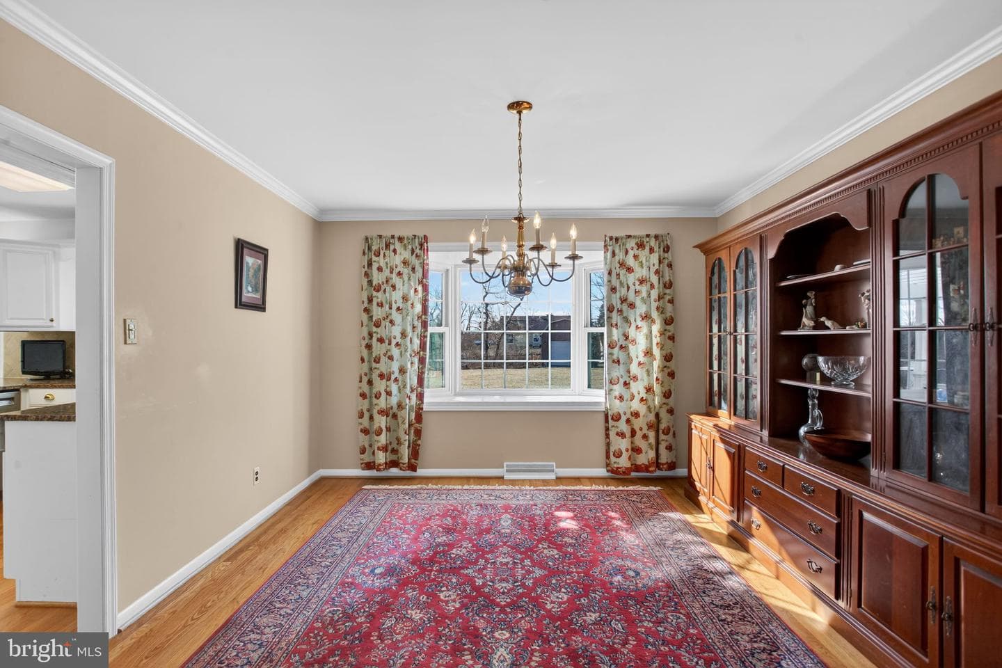 1221 Thomas Drive photo 6