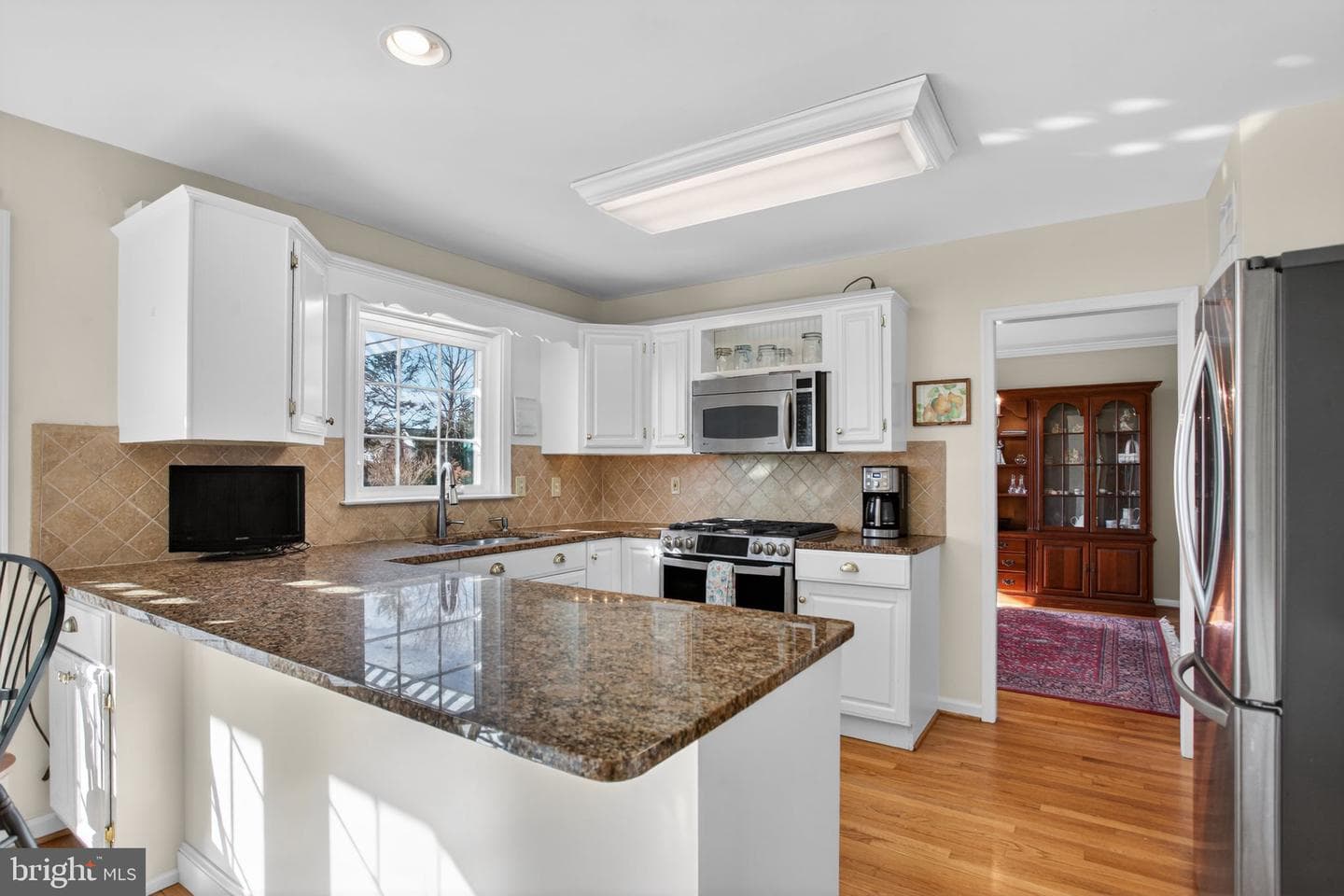 1221 Thomas Drive photo 7
