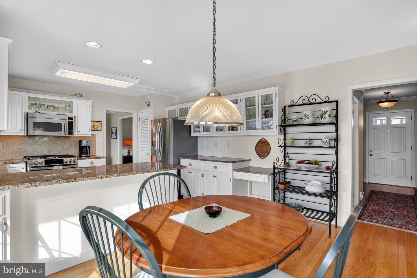 1221 Thomas Drive photo 9
