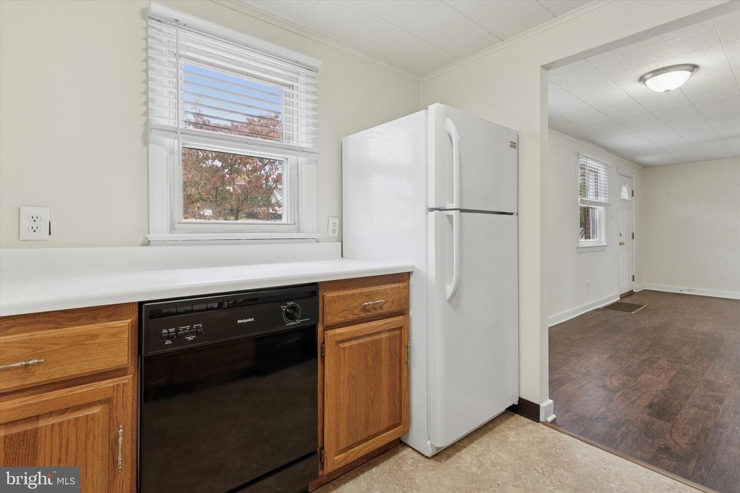 742 N Hanover Street photo 8