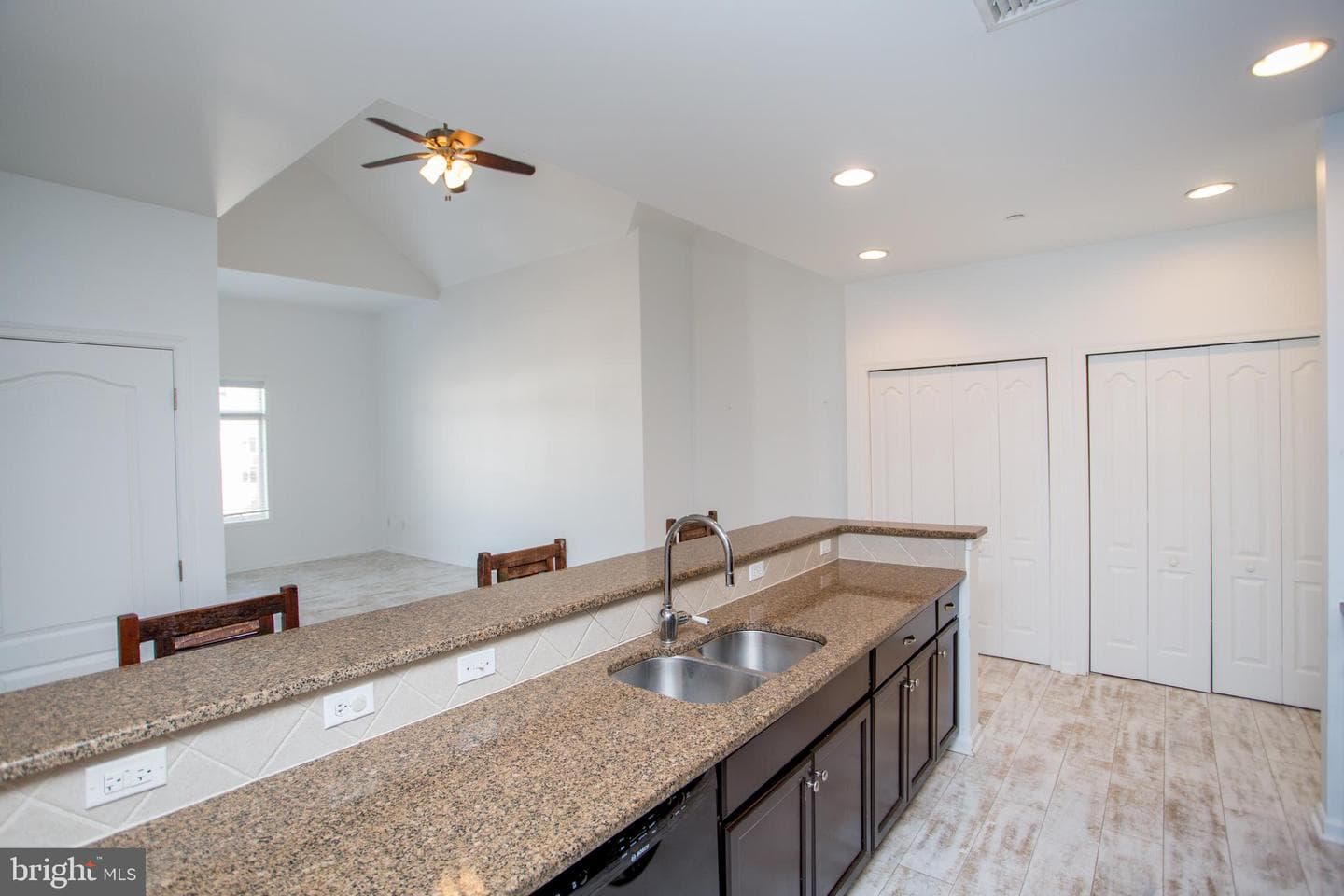 523 Carson Terrace photo 35