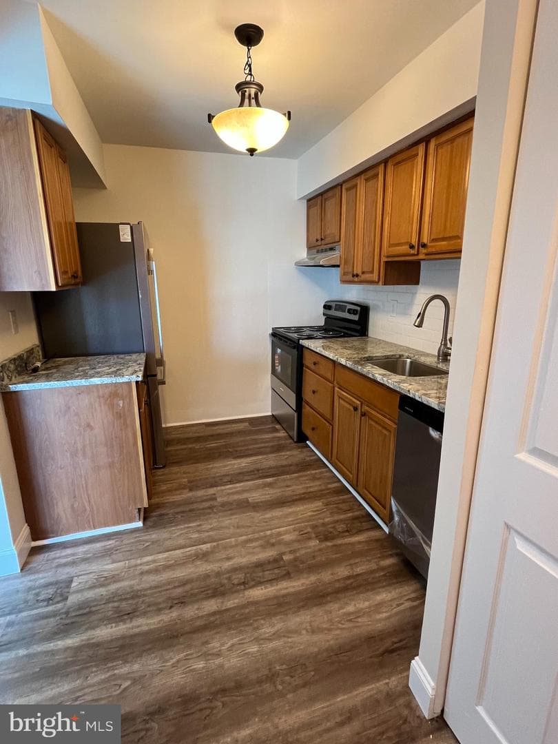 516 Colonial Drive photo 6