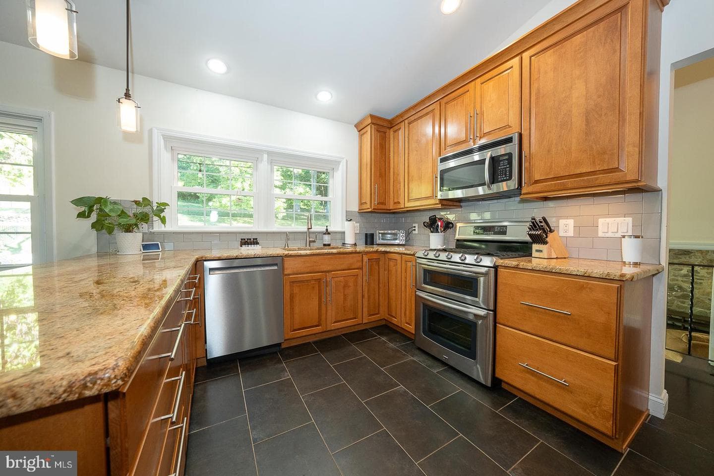 935 Longview Road photo 12