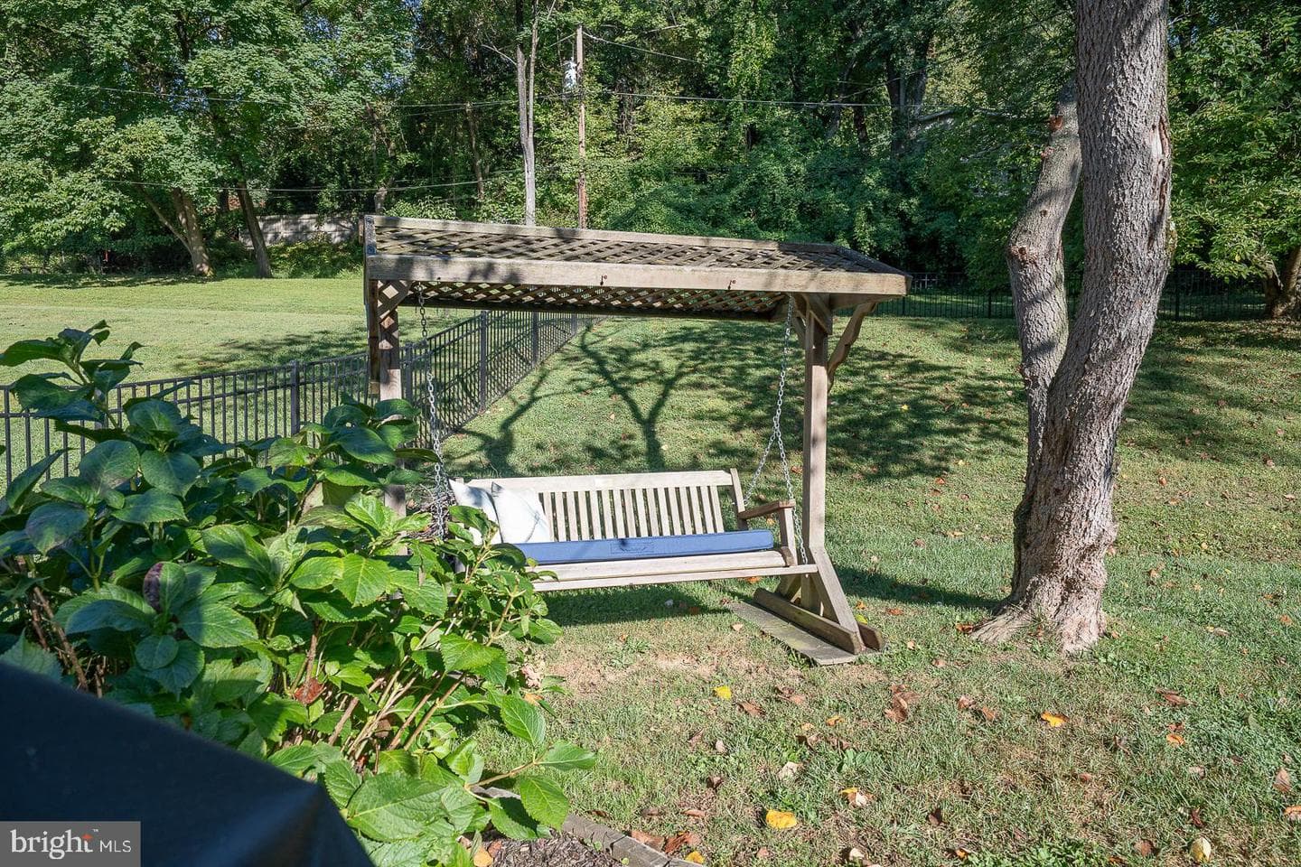 935 Longview Road photo 38