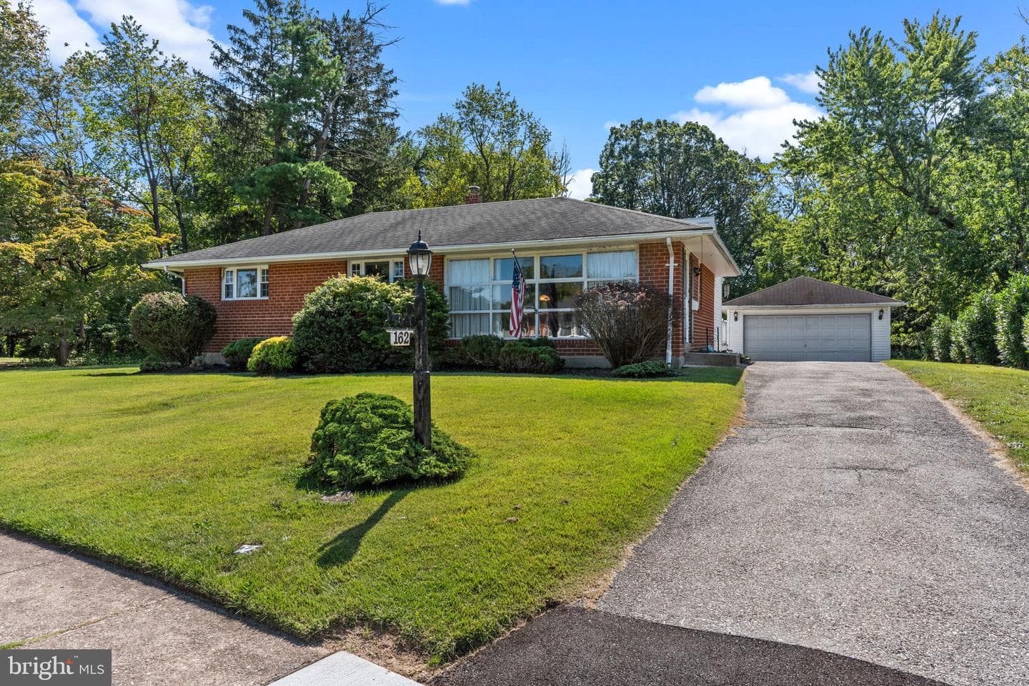 162 Hoover photo 1