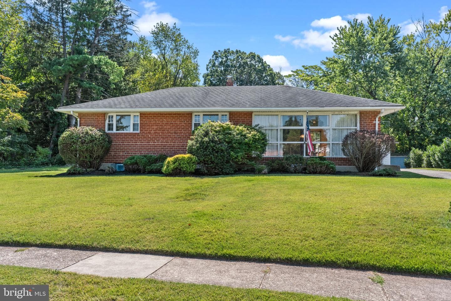 162 Hoover photo 2