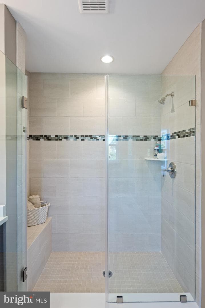 300 Ridgewood Drive photo 11