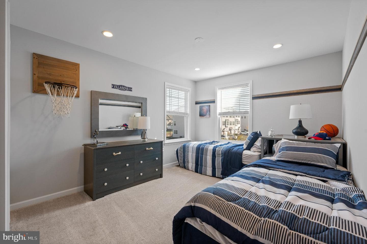 300 Ridgewood Drive photo 14