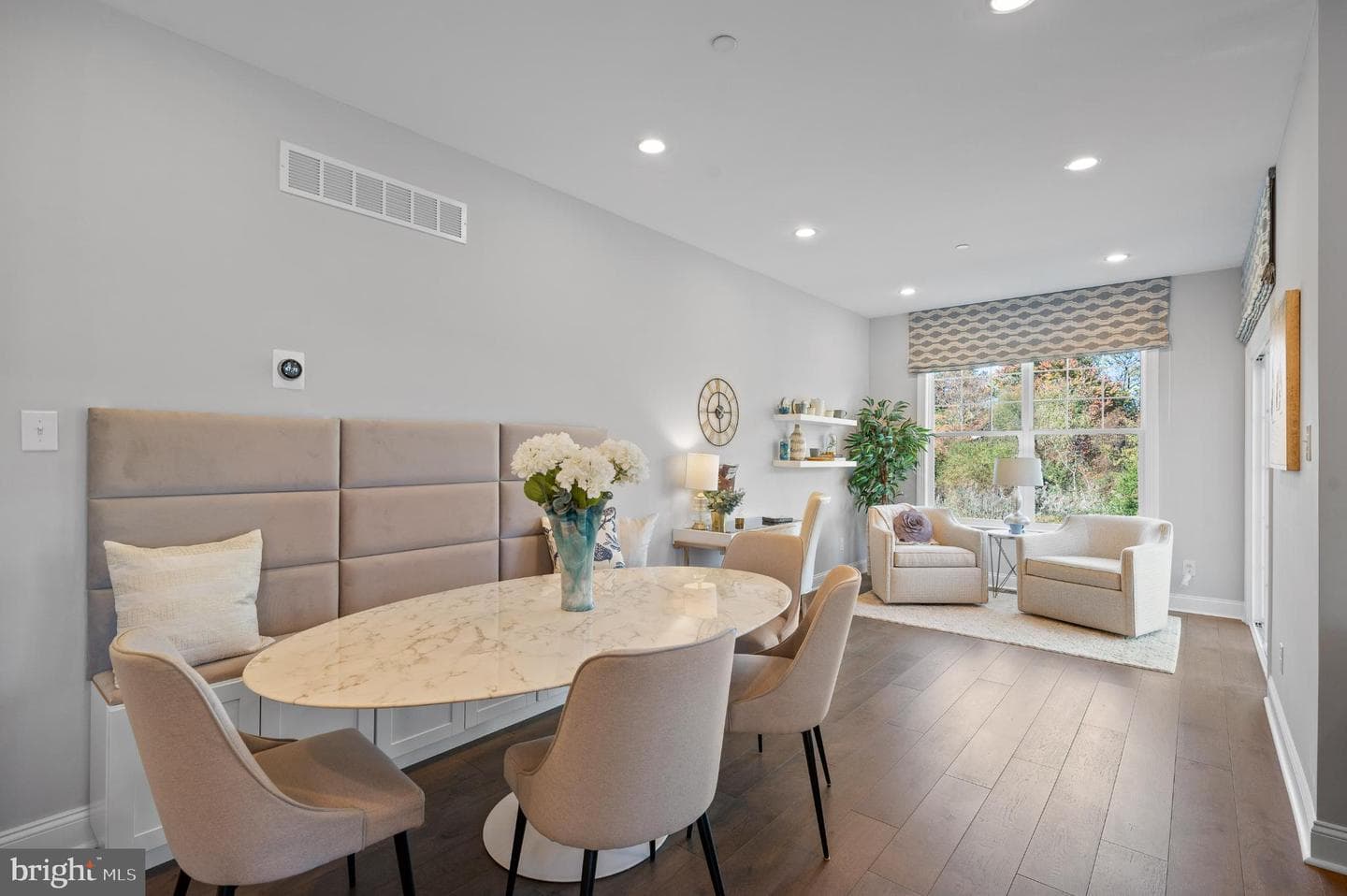 300 Ridgewood Drive photo 4