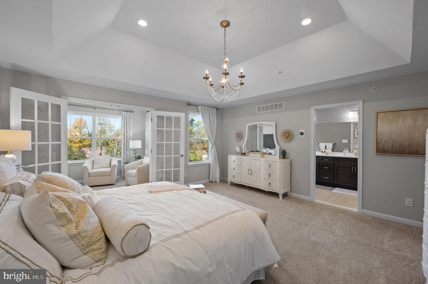 300 Ridgewood Drive photo 8
