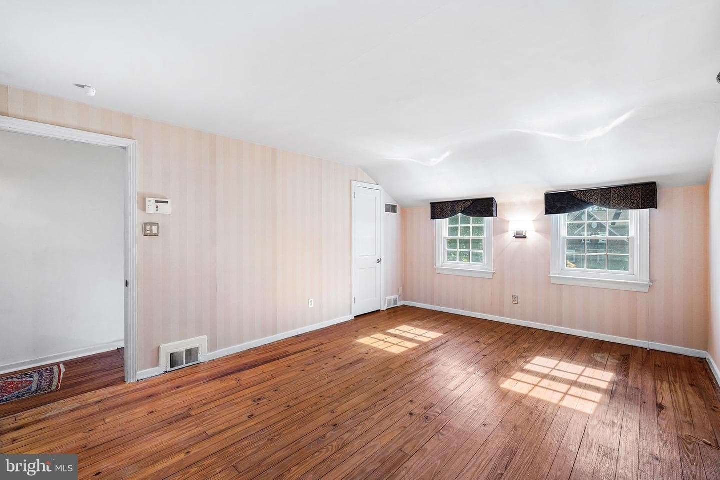 1120 Maplecrest Circle photo 14