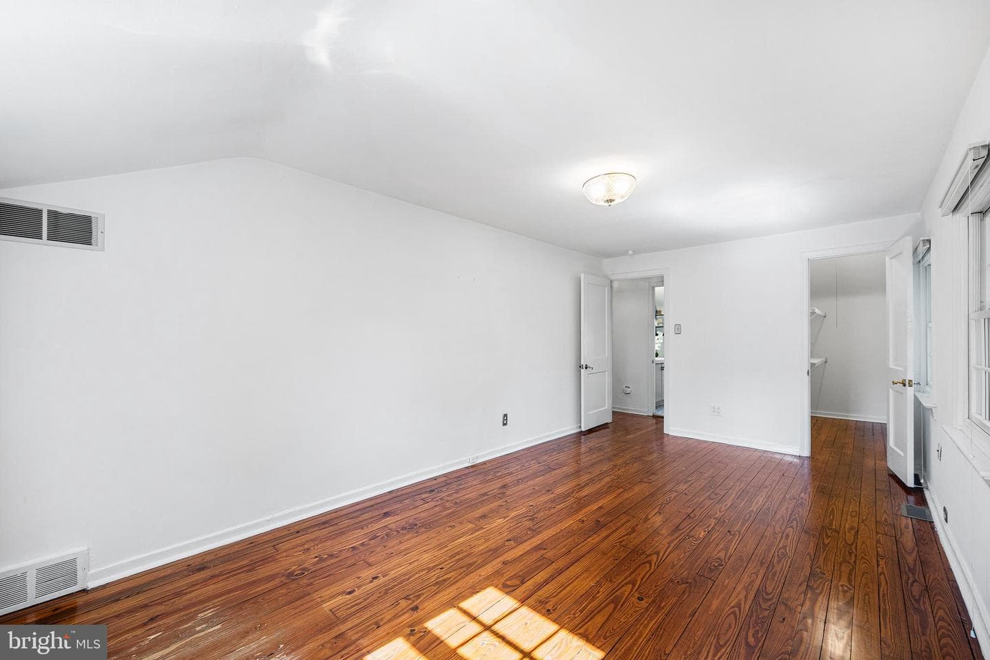 1120 Maplecrest Circle photo 17