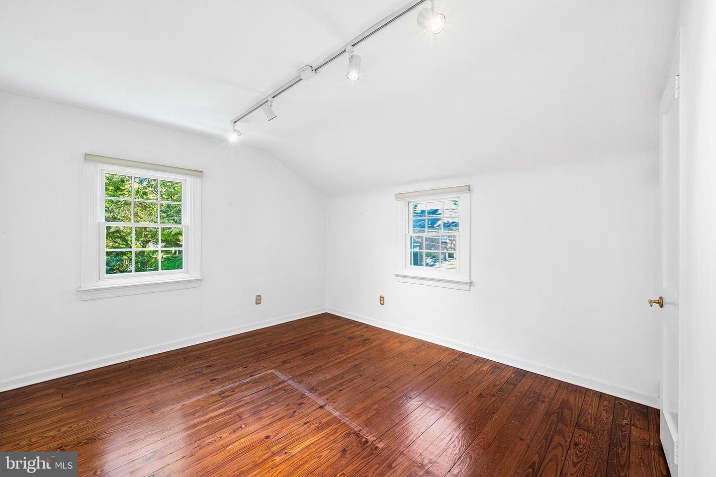 1120 Maplecrest Circle photo 18
