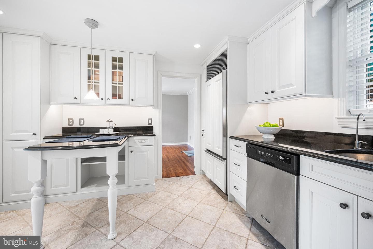 1120 Maplecrest Circle photo 4