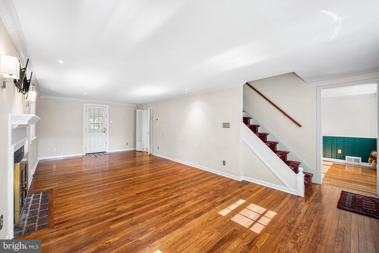 1120 Maplecrest Circle photo 6