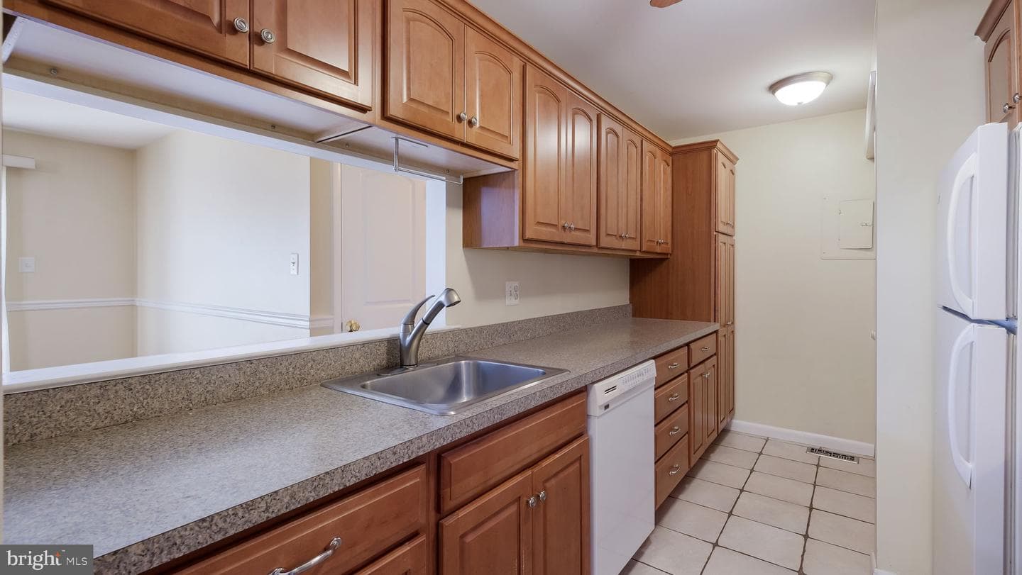 1413 Morris Court photo 4