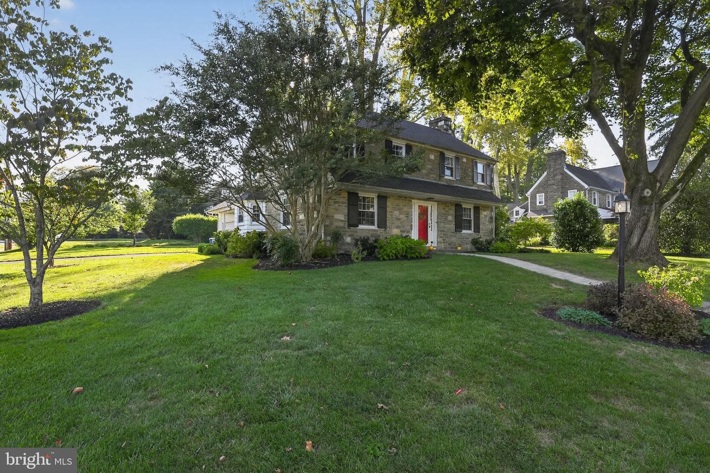 1902 Lambert Road photo 34