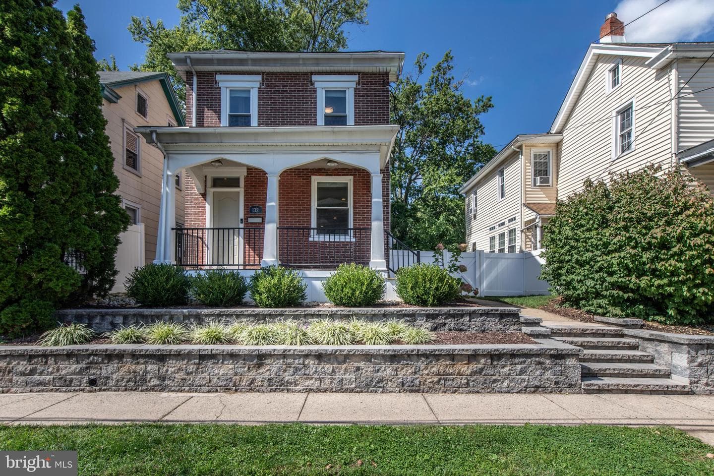 132 Green Street photo 1