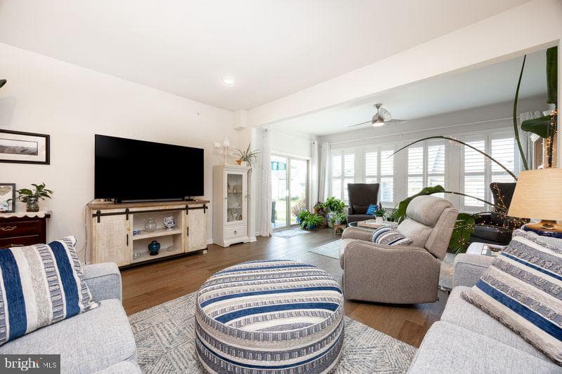 1008 Campbell Way photo 14