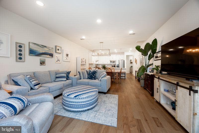 1008 Campbell Way photo 15