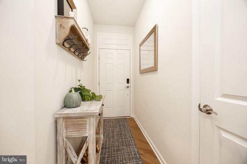 1008 Campbell Way photo 5