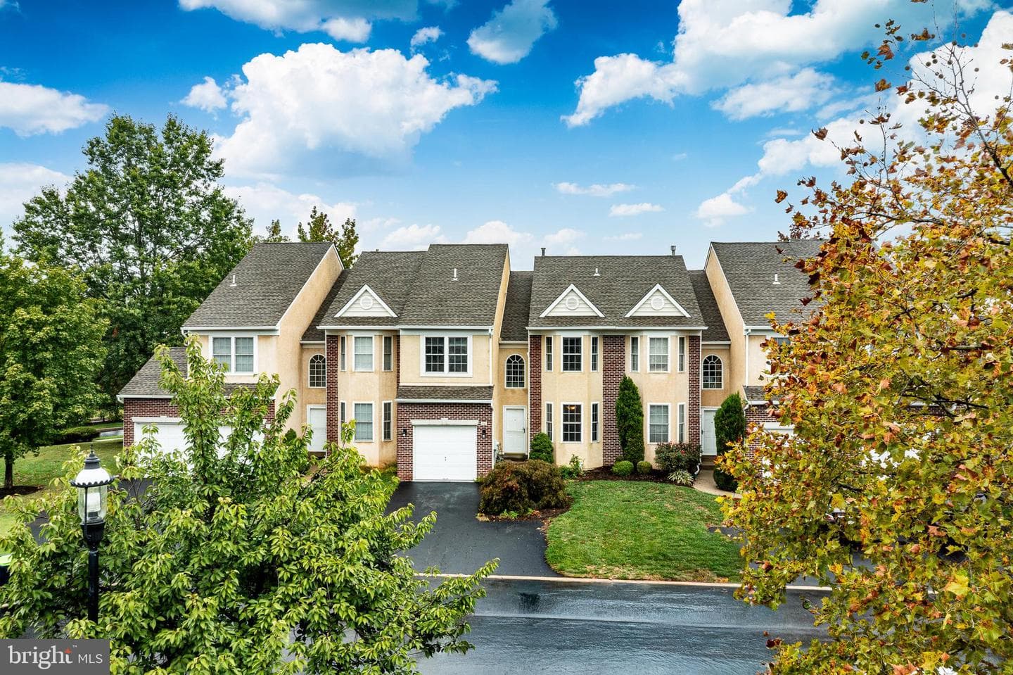 206 Bolton Court photo 1